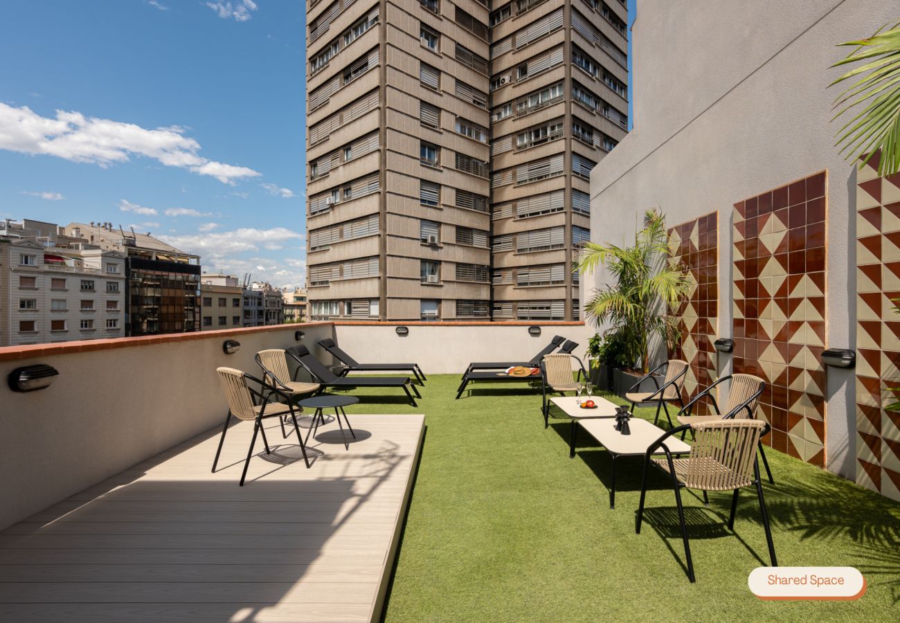 Apartamento en Barcelona -  Casanova Apartment with Terrace by Olala Homes