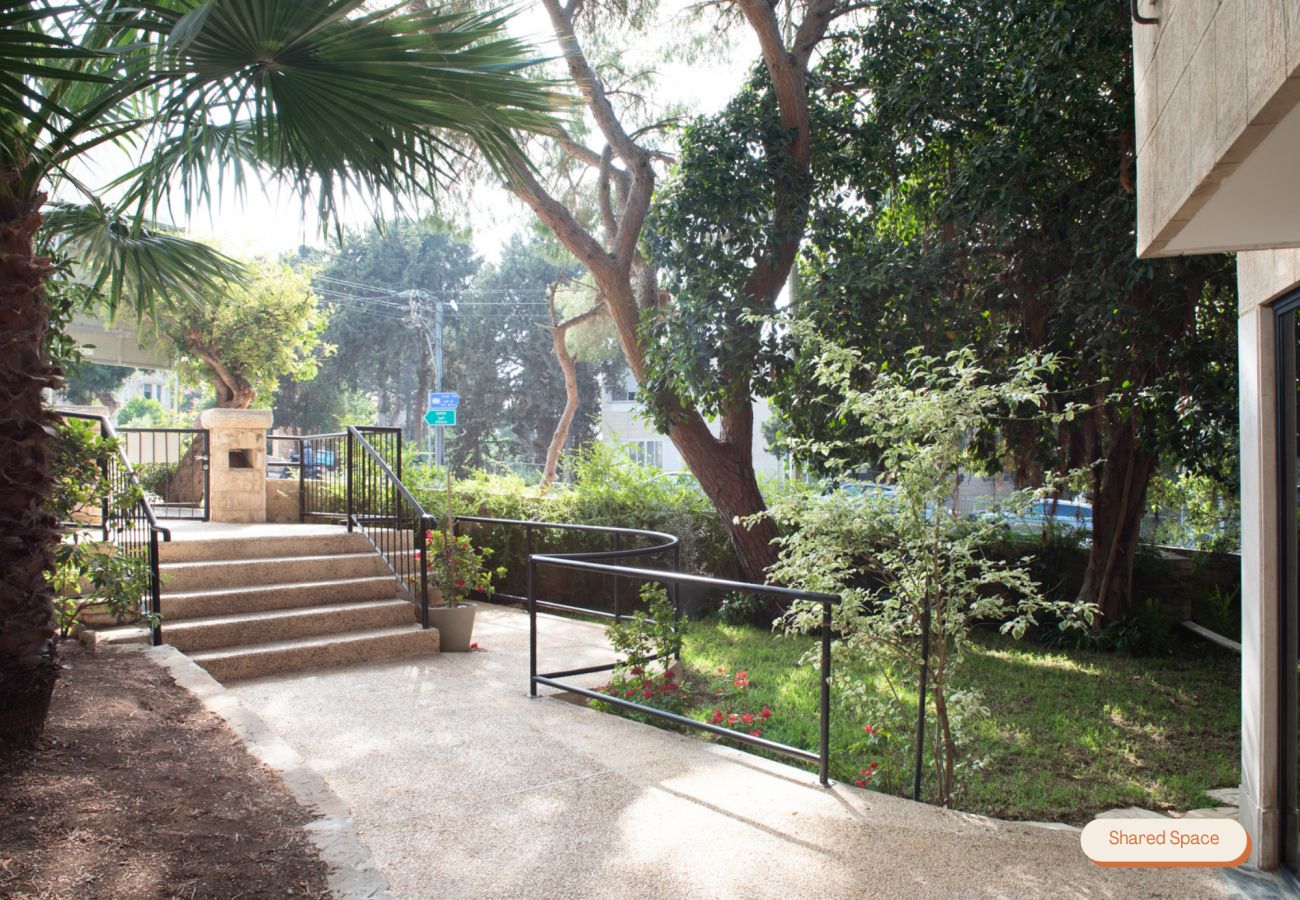 Alquiler por habitaciones en Haifa - Olala Carmel Suite Double Room with Balcony