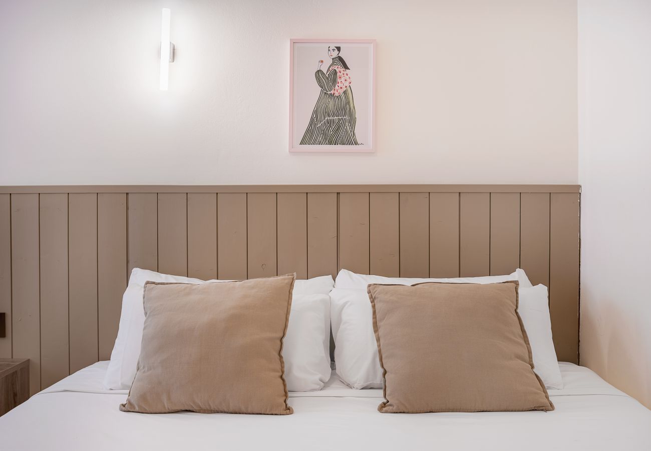 Alquiler por habitaciones en Granada - Olala Granada Suite - Double Triple Room