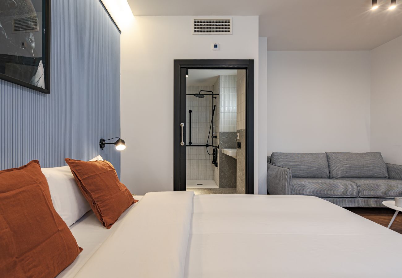 Alquiler por habitaciones en Madrid - Style Suites - Triple Accessible