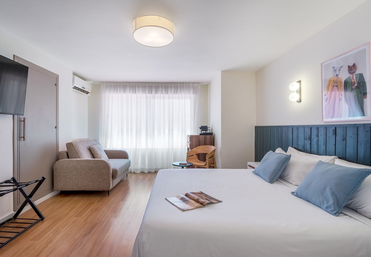Alquiler por habitaciones en Granada - Olala Granada Suite - Triple Room