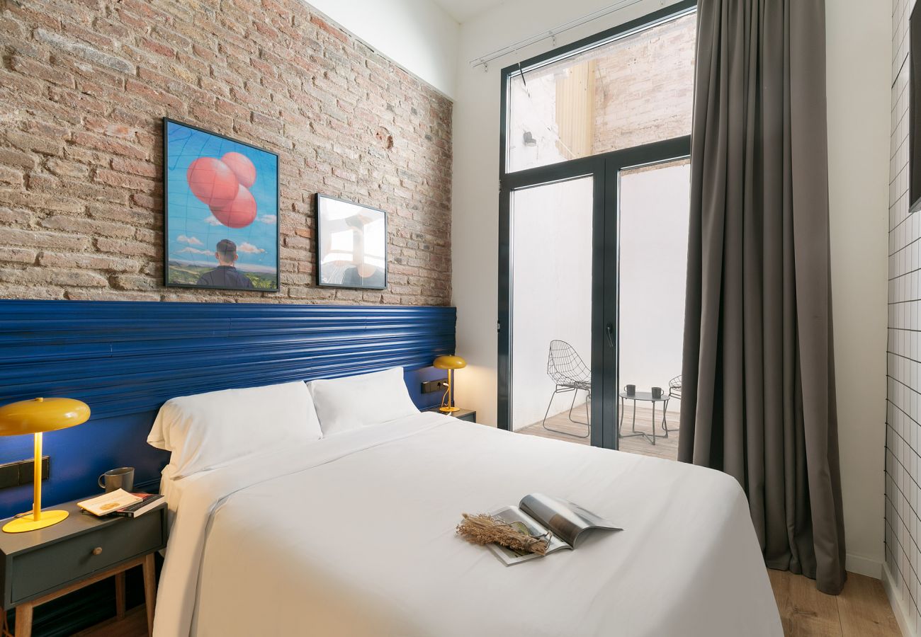 Quarto em Hospitalet de Llobregat - Arte Suites - Double Room | Private Patio