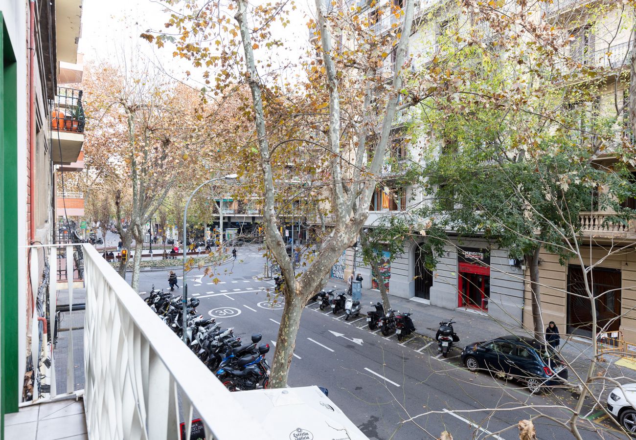 Apartamento em Barcelona - Cozy 2BR Rambla Poble Nou / Beach