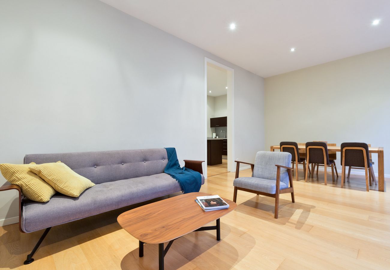 Apartamento em Barcelona - Eixample City Center 2BR Flat | 3 min. Urgell