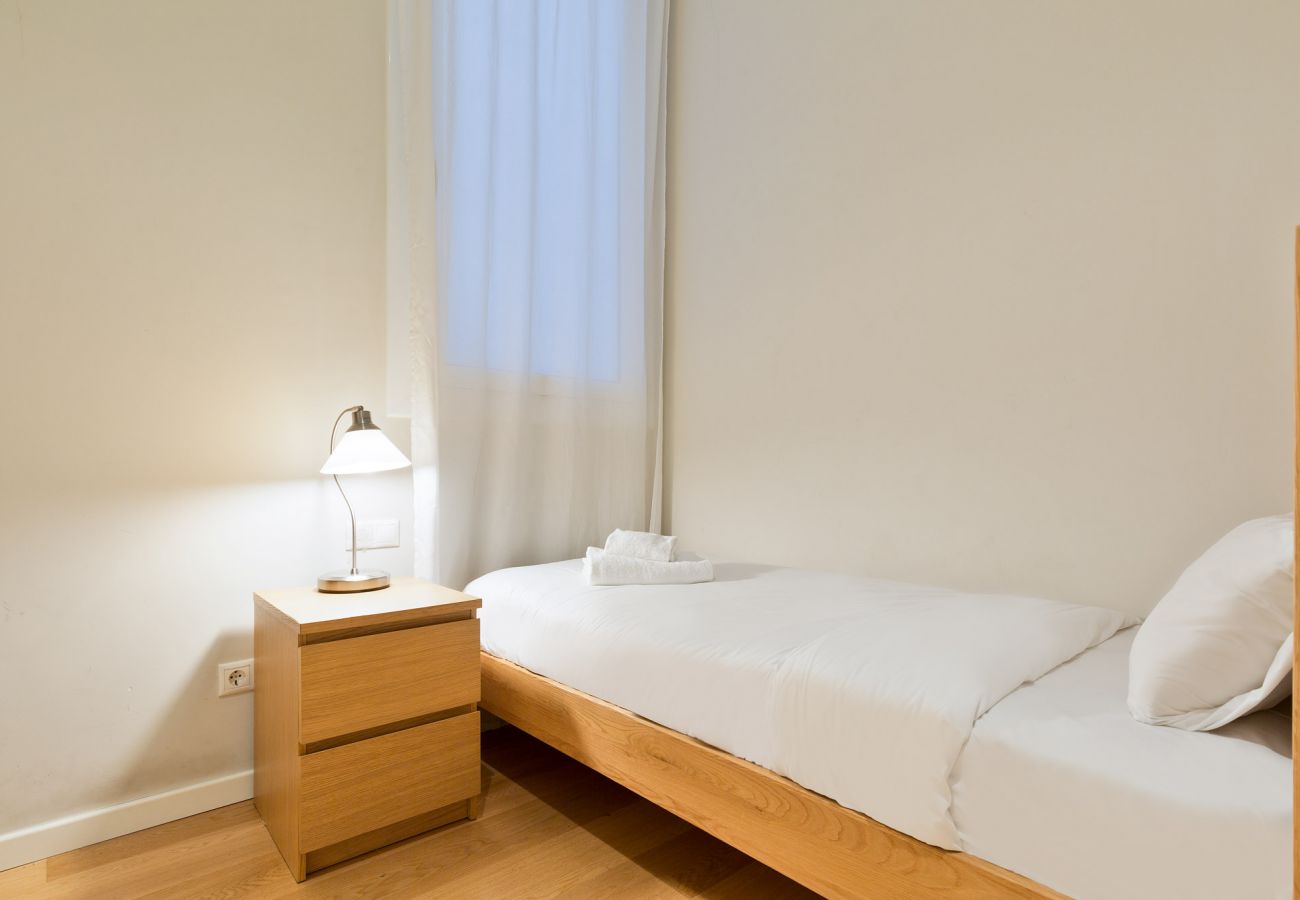 Apartamento em Barcelona - Eixample City Center 2BR Flat by Olala Homes  | 3 min. Urgell 