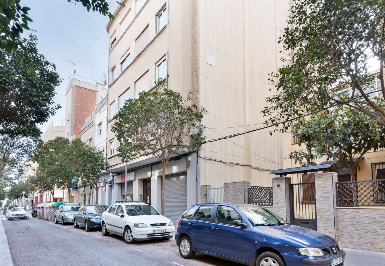 Apartamento em Hospitalet de Llobregat - Olala Santiago Apartment 2.3 | 16 min. Pl. España