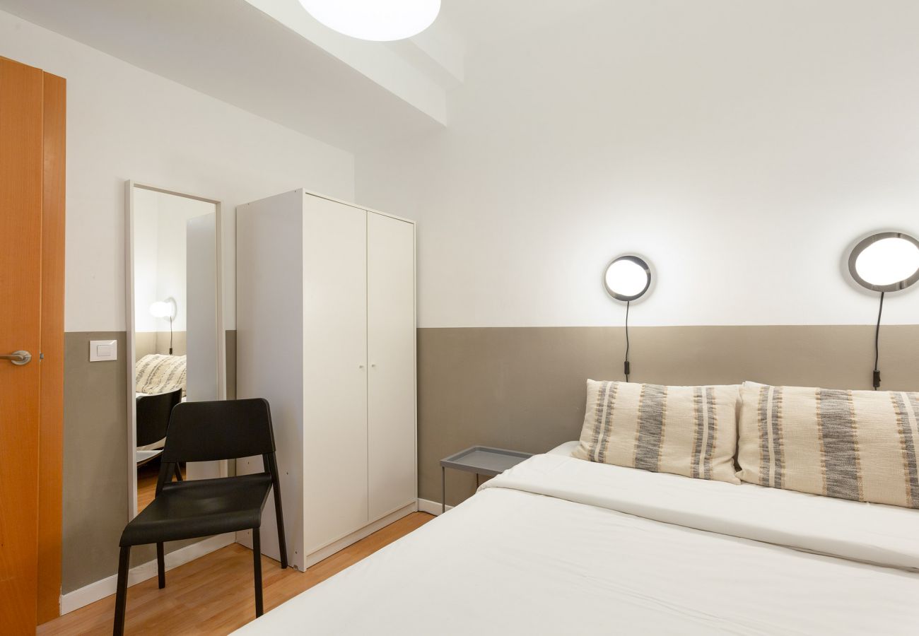 Apartamento em Hospitalet de Llobregat - Olala Santiago Apartment 2.2 | 16 min. Pl. España