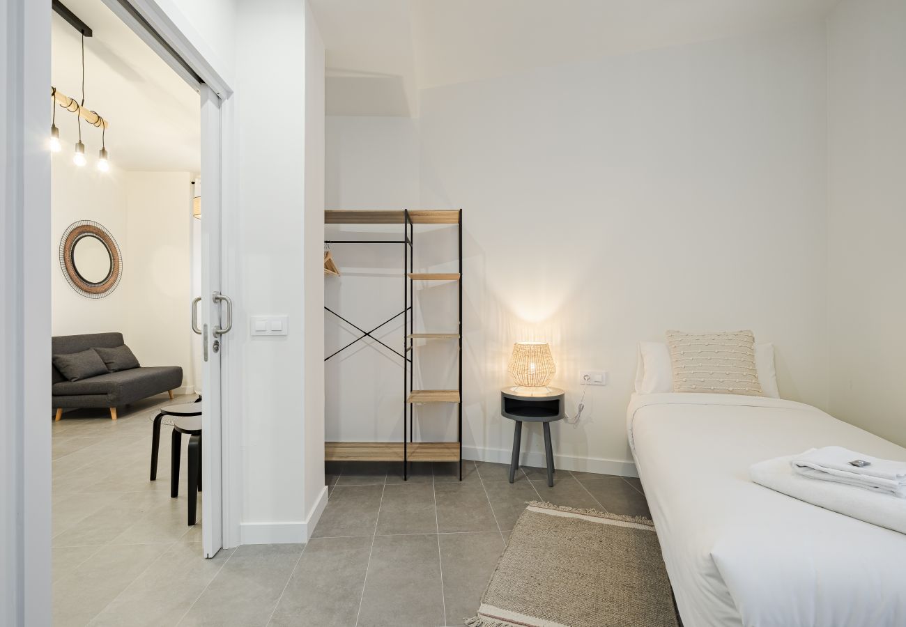 Apartamento em Madrid - Color Apartment Bajos A Accesible