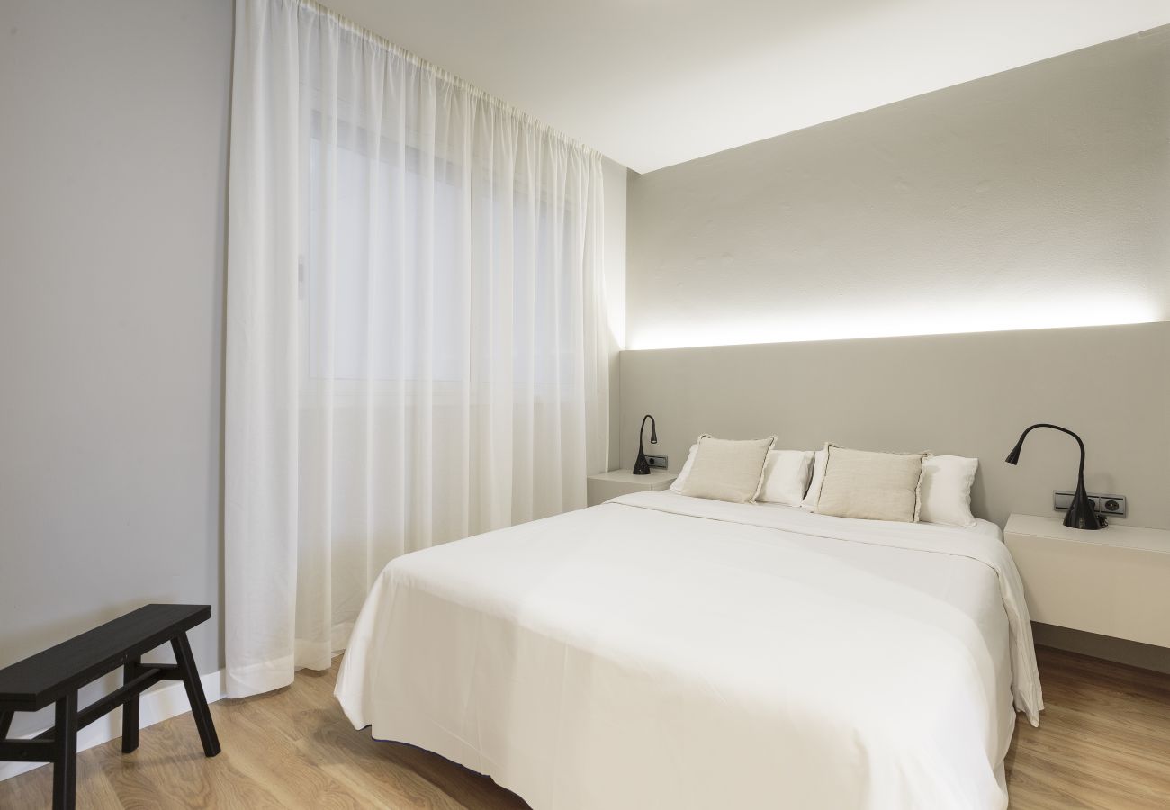 Apartamento em Barcelona - Olala Casanova Apartment with Terrace