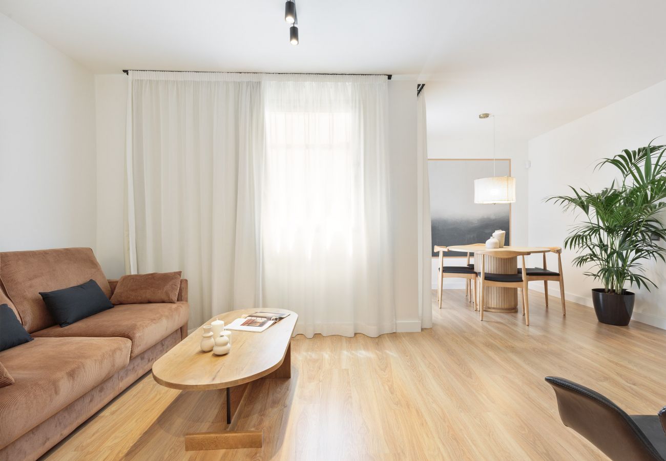 Apartamento em Barcelona - Olala Casanova Apartment with Terrace