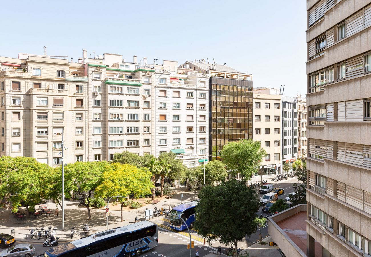 Apartamento em Barcelona - Casanova  - One Bedroom Apartment with Street View by Olala Homes