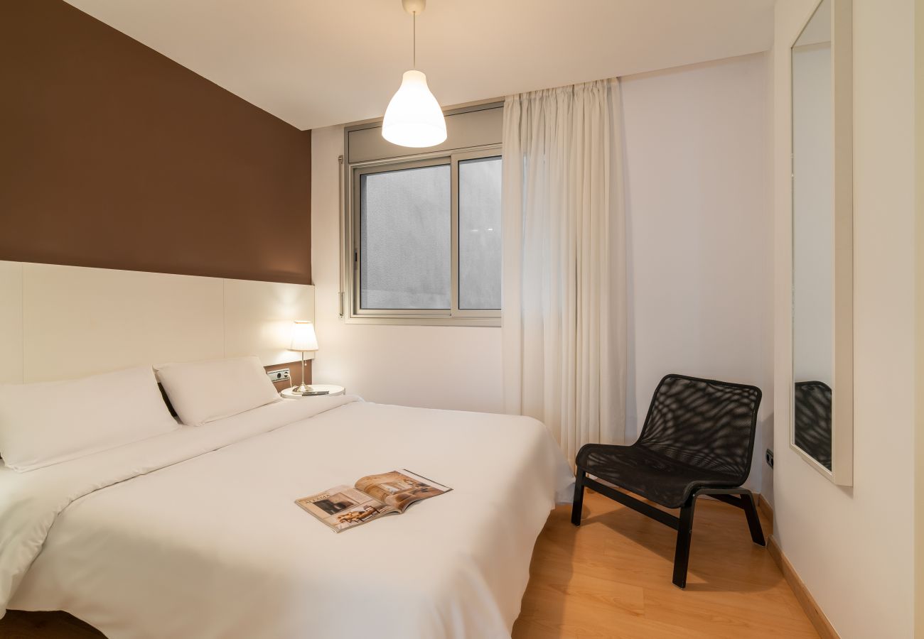 Apartamento em Barcelona - Casanova  - One Bedroom Apartment with Street View by Olala Homes