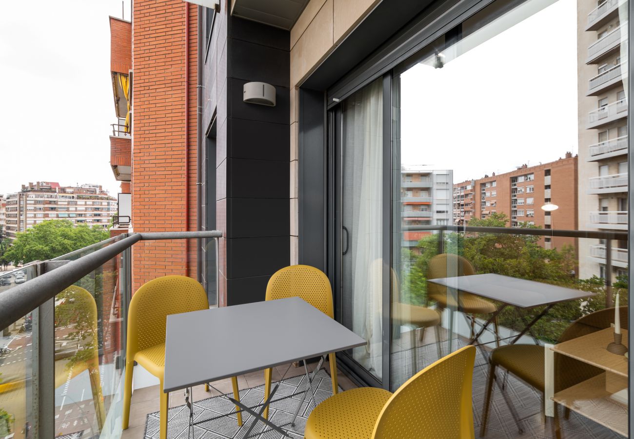 Apartamento em Barcelona - Exclusive Les Corts 2BR Apartment w/Balcony by Olala Homes 