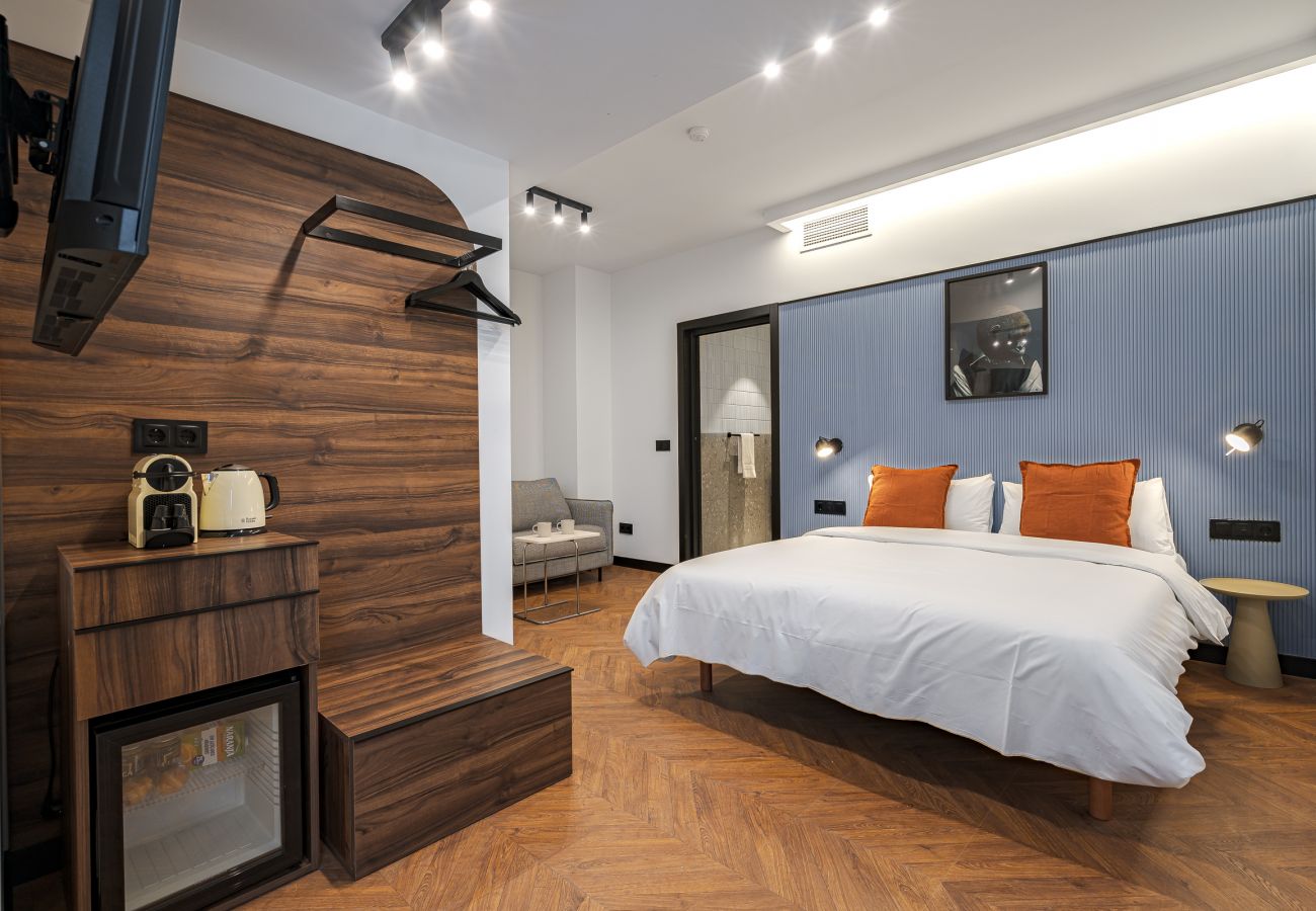 Quarto em Madrid - Style Suites - Triple Room