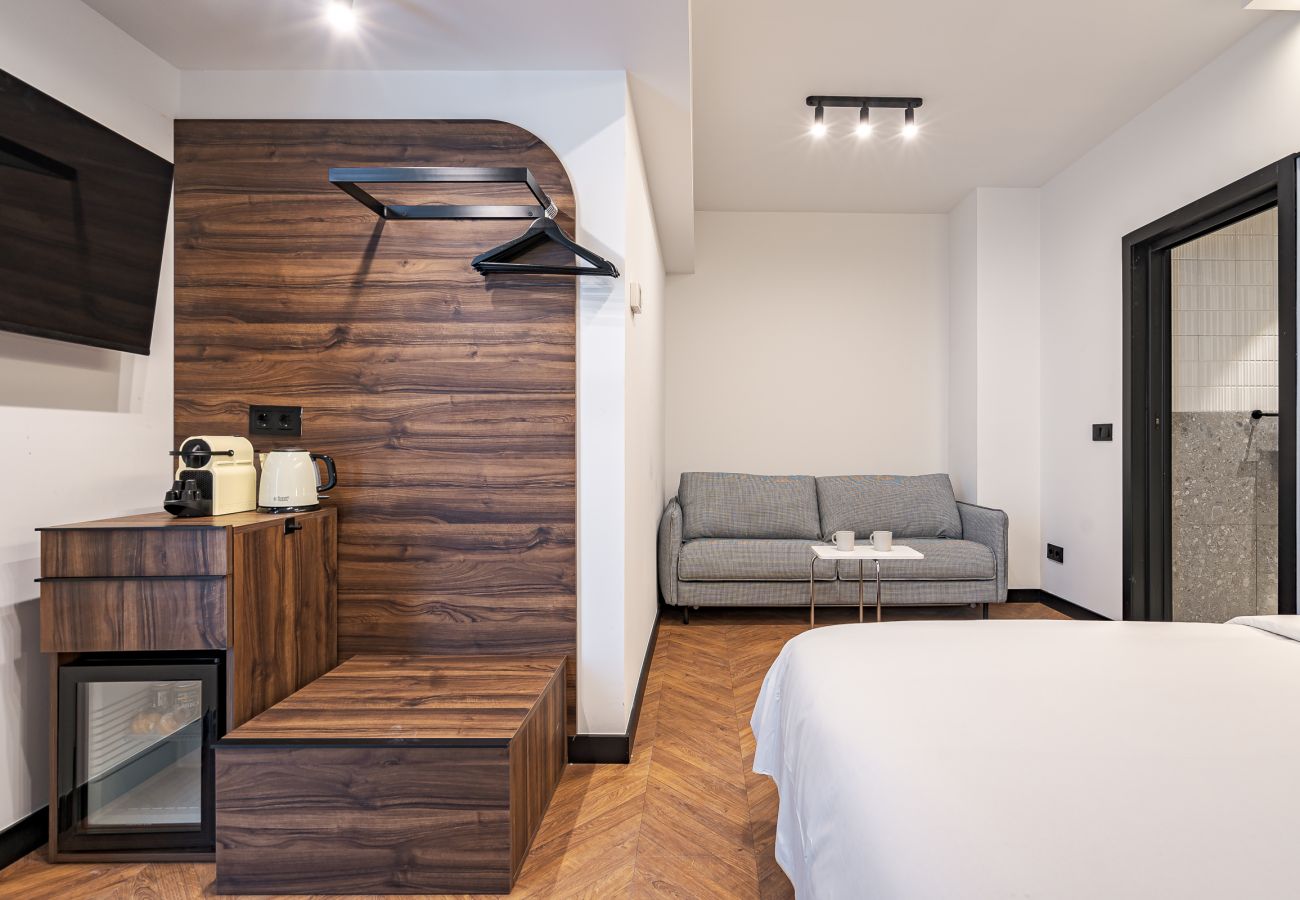 Quarto em Madrid - Style Suites - Triple Room