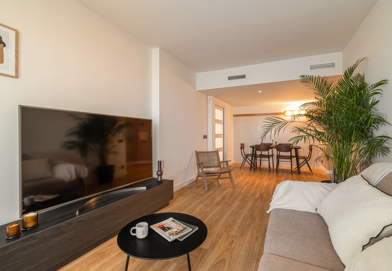 Apartamento em San Adrián de Besós - Port Forum Superior 3-BR Apartment with Balcony