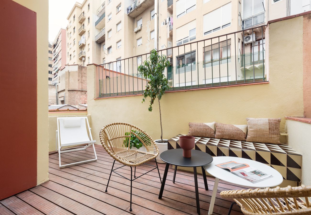 Apartamento em Barcelona - Diagonal Apartment with Balcony by Olala Homes