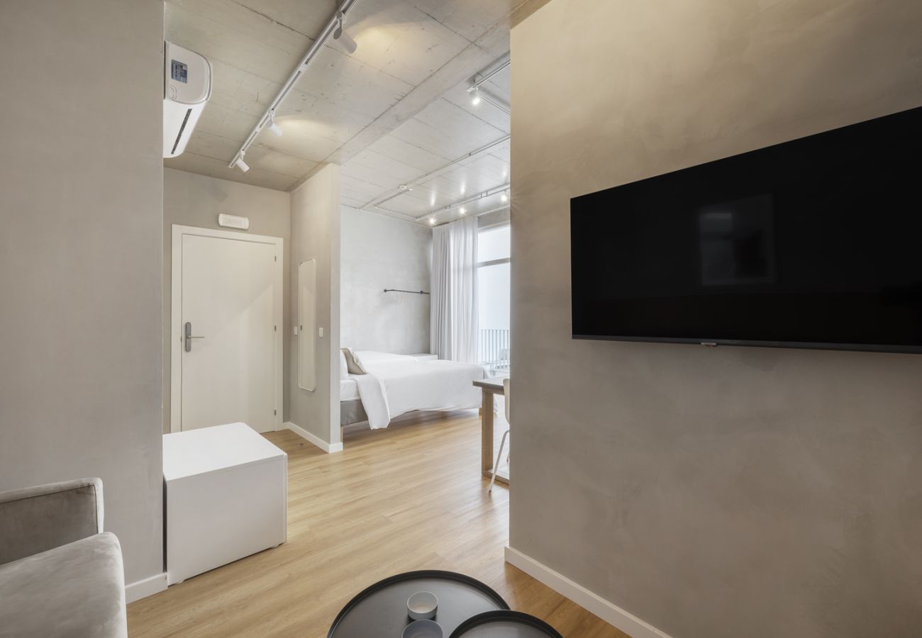 Studio in Lisbon - Olala Lisbon Oriente Apartment with Patio (5 guests)