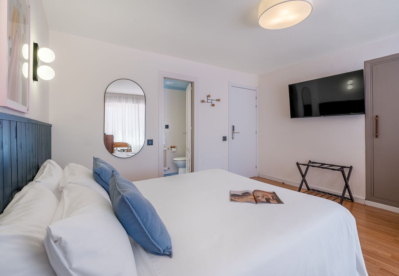 Rent by room in Granada - Olala Granada Suite - Triple Room